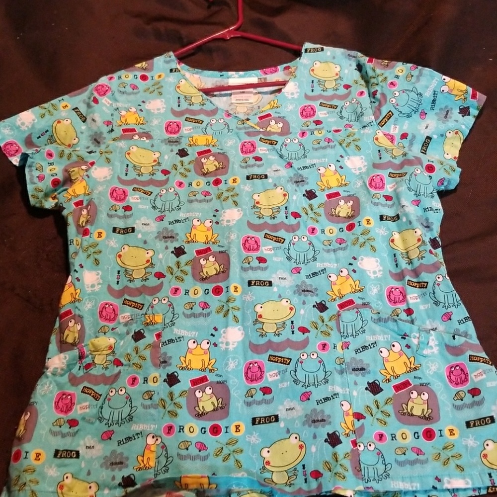 Women's large frog scrub set